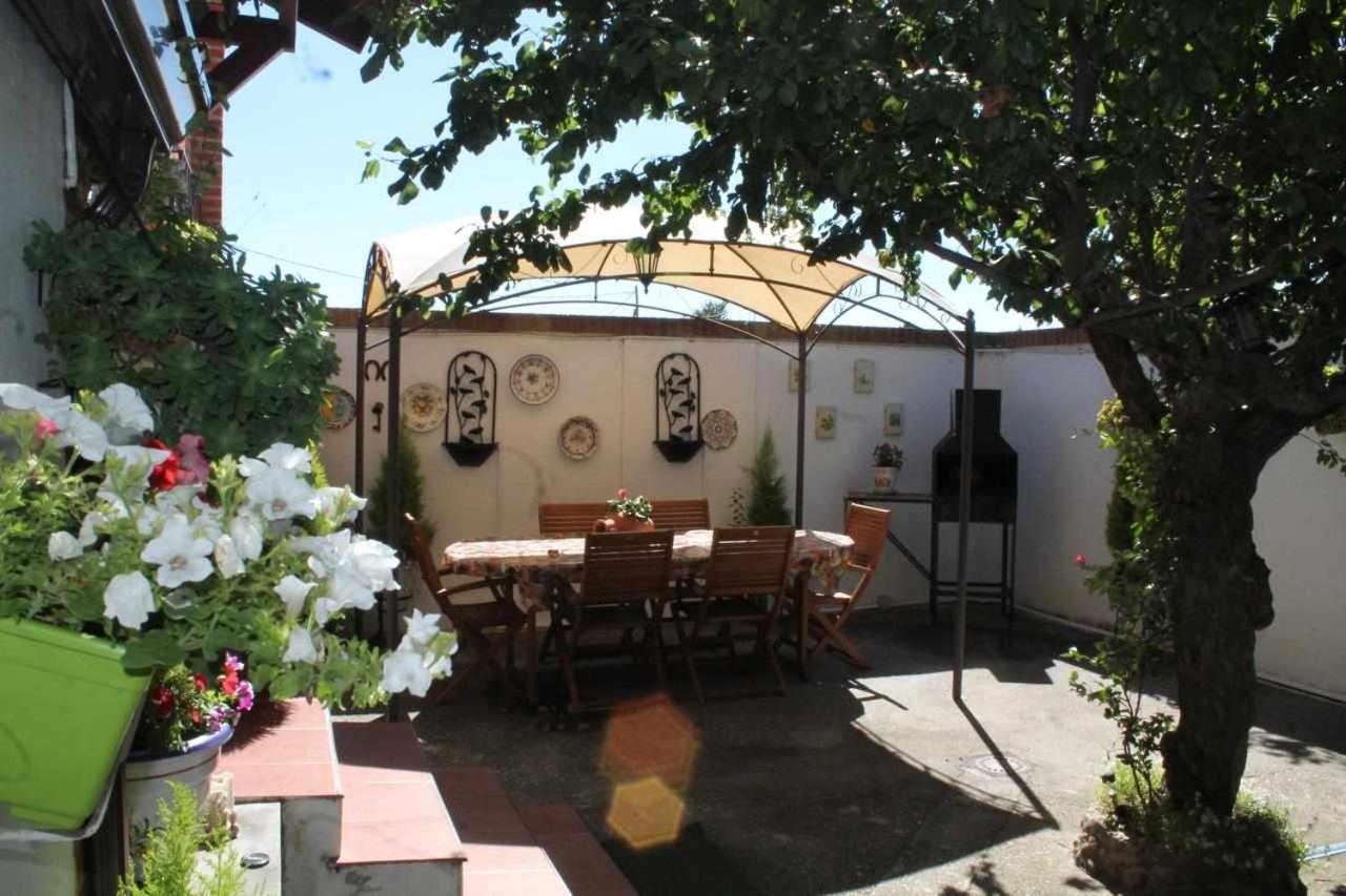Alojamiento La Olmedana Olmedo Exterior foto